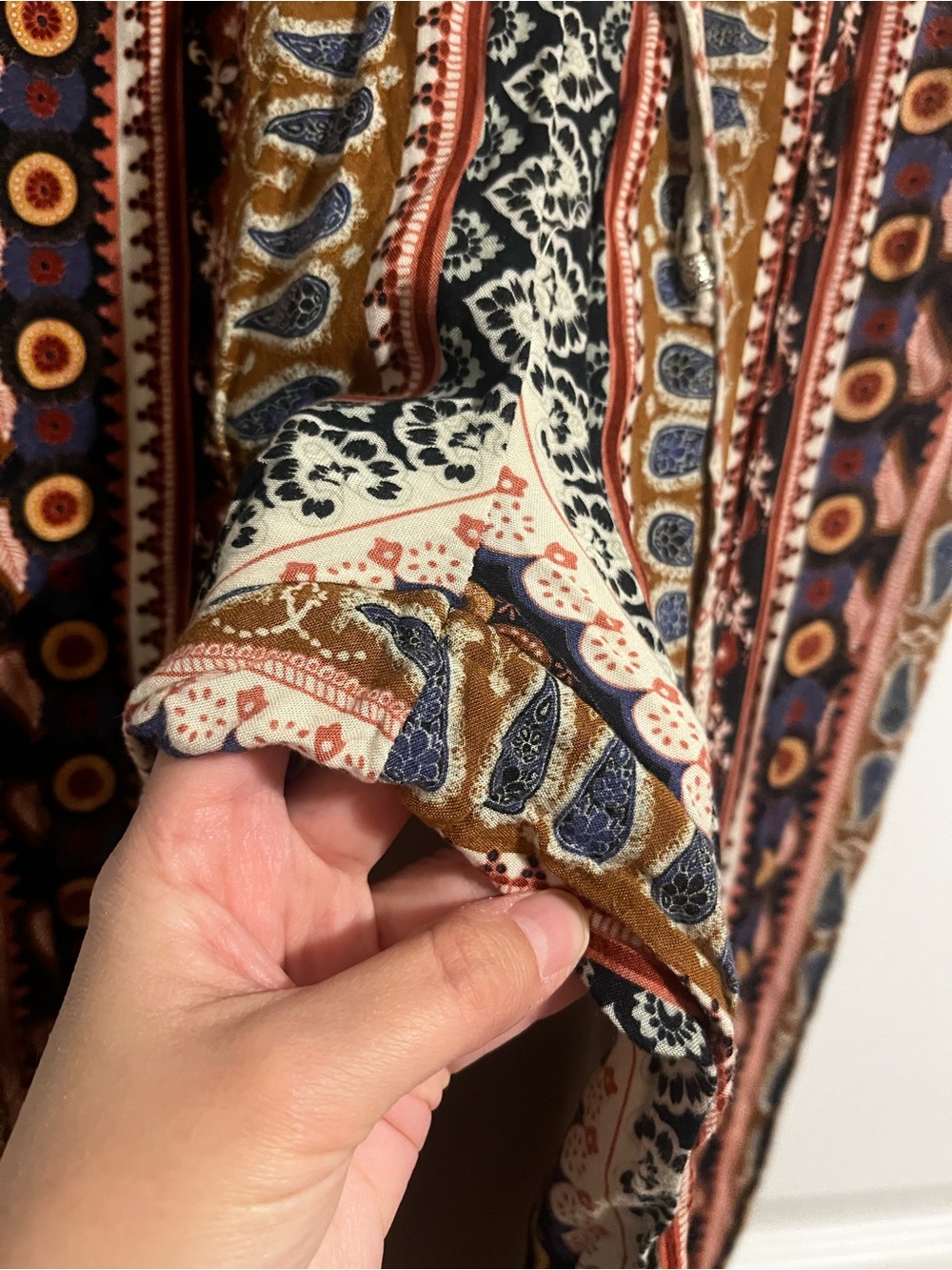 American Eagle Outfitters | Multicolor Tribal-Print Joggers - Sz Small - Picture 8 of 9